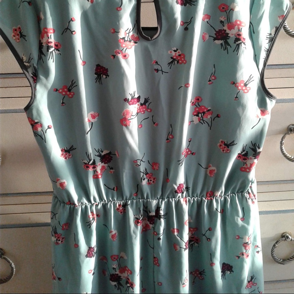 Dress - Picture 4 of 4